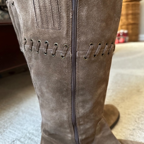Brown Suede Boots Sz 8 - Picture 2 of 5